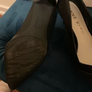 Anne Klein Shoes - Anne Klein black pointy toe kitten heels Anne Klein Shoes - Anne Klein black pointy toe kitten heels
